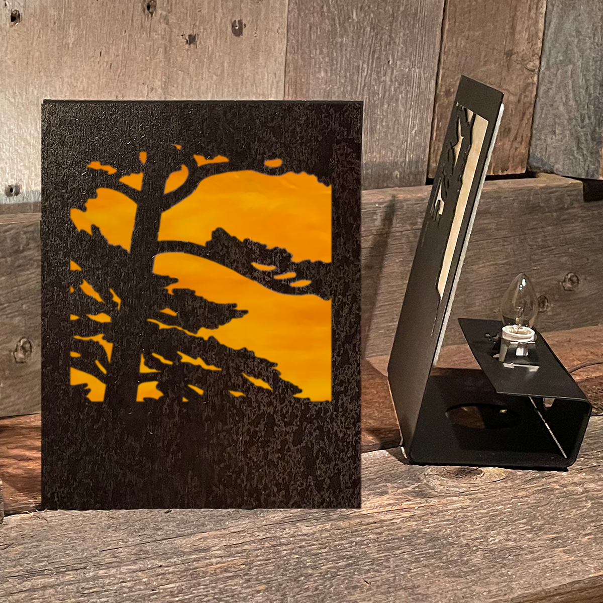 Lone Pine Easel Accent Lamp